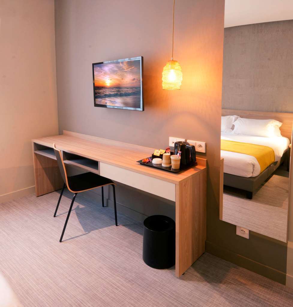 Aparthotel 37 Lodge Courbevoie Paris La Defense Szoba fotó
